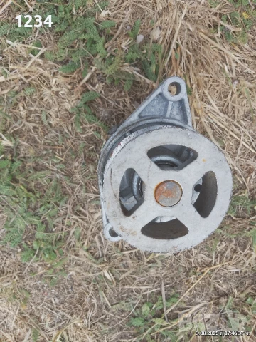 водна помпа за голф 4 1.6 бензин , снимка 2 - Части - 51237987