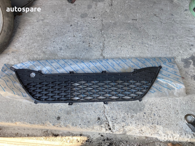 Оригинална решетка за Hyundai I10. 11-13. 