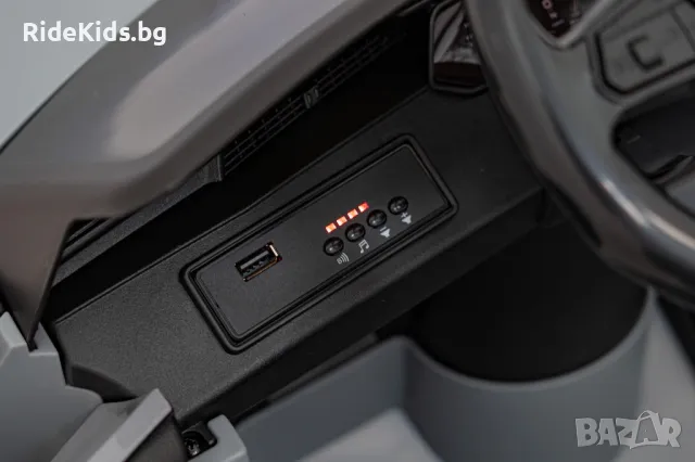 Audi SQ8 12V – Детски акумулаторен джип, Сив, EVA гуми, снимка 9 - Детски велосипеди, триколки и коли - 50418559