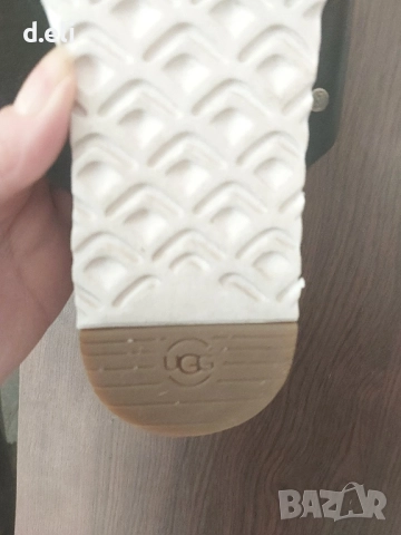 UGG и FURLA. Made in Italy. Size 38 Прекрасни обувчици, снимка 11 - Дамски ежедневни обувки - 38269040