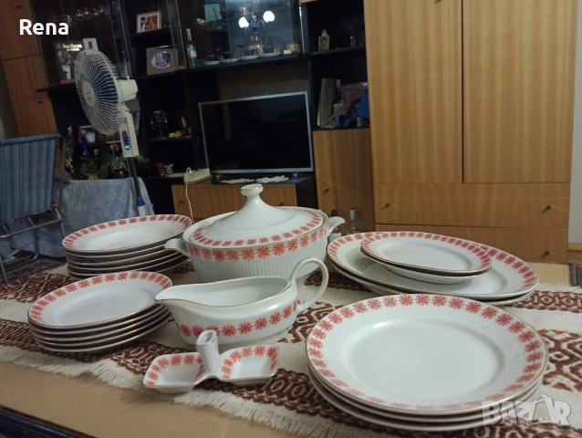 Сервиз за хранене , снимка 2 - Сервизи - 51852381