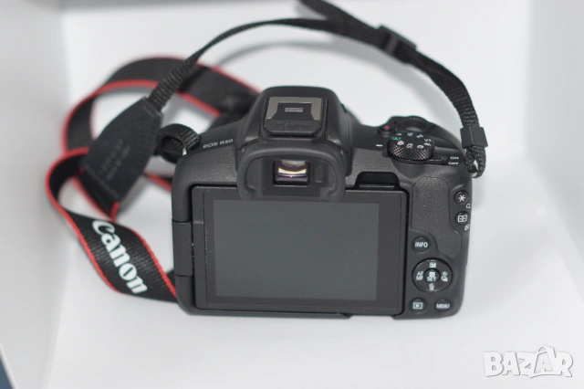 Нов фотоапарат Canon EOS R50 + Canon RF-S 18-45mm f / 4.5-6.3 IS STM , снимка 3 - Фотоапарати - 53003547