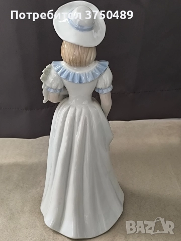 Красива дама с цветя Съвсем малка забележка на шапката Вижда се на последната снимка , снимка 3 - Антикварни и старинни предмети - 52794482