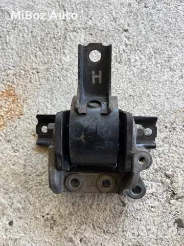 Тампон двигател Мицубиши Аутлендър 2 Mitsubishi Outlander (2006-2012), снимка 6 - Части - 50907968