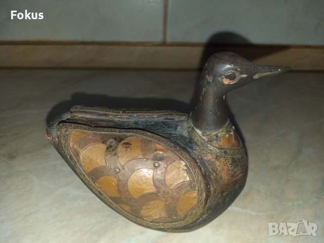 Уникална дървена патица патка с месингов обков, снимка 2 - Антикварни и старинни предмети - 53356414