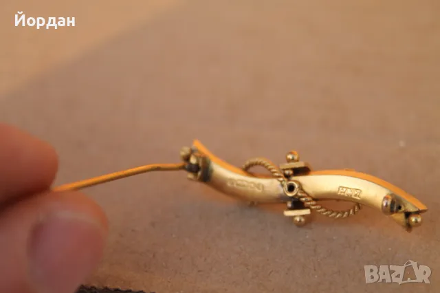 Златна брошка 9 карата, снимка 7 - Колиета, медальони, синджири - 48157661