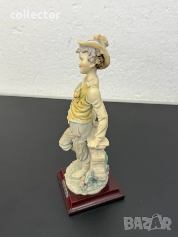Порцеланова фигура на момче от Джузепе Армани. №7732, снимка 5 - Колекции - 52802374