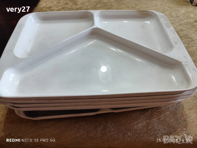 Порцеланови сервизи ретро, снимка 13 - Сервизи - 40574783