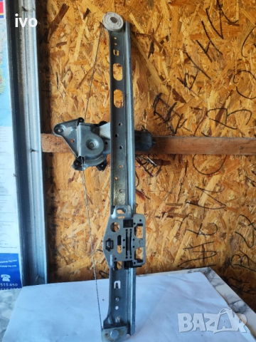 Стъклоповдигач ML W163 ,заден ляв, снимка 2 - Части - 52152637