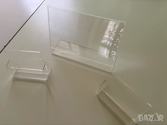 Стойки за флаери и брошури