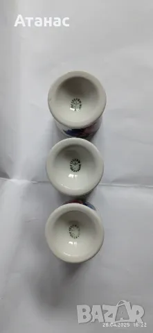 Порцеланови чашки (поставки) за яйца , снимка 4 - Сервизи - 50045739