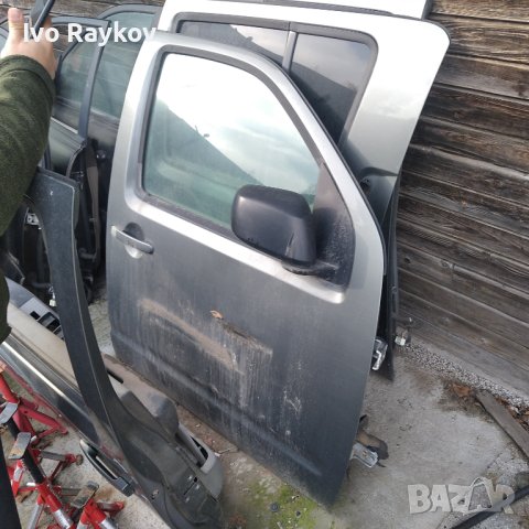 Nissan Pathfinder ,врати,огледала 