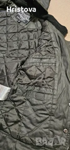 Зимно яке със сваляща качулка, снимка 2 - Якета - 47609643