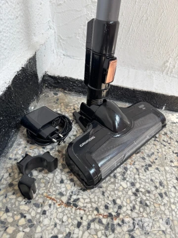 Вертикална Безжична Прахосмукачка Grundig VCP 3930 2-в-1 до 42мин Работа, 25.2V, 150W!, снимка 5 - Прахосмукачки - 51413766