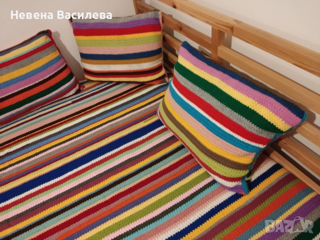 Ръчно излетен комплект на една кука - шалте/одеяло с 4 калъфки за възглавници.   , снимка 2 - Покривки за легло - 52887625