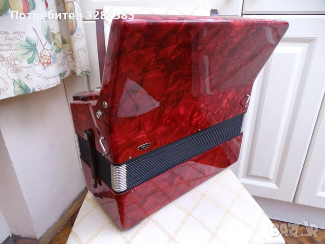 Акордеон Велтмайстер Стела 60 баса, снимка 9 - Акордеони - 52804827