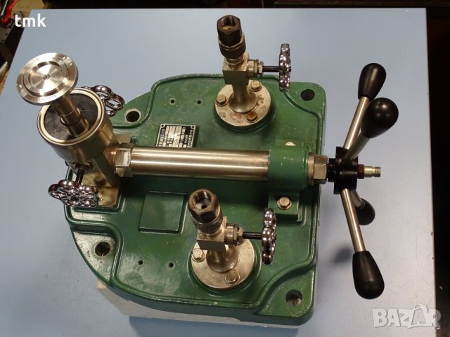 Стенд за манометри Dead Weight Tester NAGANO KEKI PD22, снимка 4 - Други машини и части - 33380427