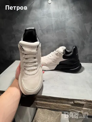 Нови ОРИГИНАЛНИ Alexander Mcqueen Oversized Sneakers 42/43, снимка 9 - Ежедневни обувки - 48338913