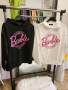 Дамски суичър с качулка Barbie, снимка 1