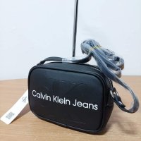 Черна чанта Calvin Klein код   SG-Z134, снимка 2 - Чанти - 42277972