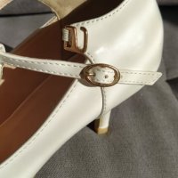 Бели лачени обувки, снимка 11 - Дамски обувки на ток - 28885600