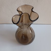 Стилна ваза от кафяво стъкло, снимка 1 - Вази - 43152316