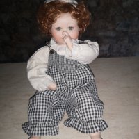 Колекционерска порцеланова кукла, снимка 1 - Колекции - 40226348