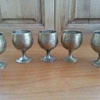 Чашки чаши  за ракия месинг, снимка 1 - Антикварни и старинни предмети - 33117337