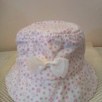 Бяла шапка Сърчица 3-6 годинки, снимка 2 - Шапки, шалове и ръкавици - 28811754