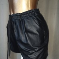 piecee M/L Къси кожени панталонки , снимка 3 - Къси панталони и бермуди - 36818118