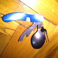 Туристическо ножче с 4 части -ножче -отварачка вилица-лъжица, снимка 1 - Екипировка - 26848925
