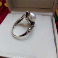 Дизайнерски сребърен пръстен с перла и кристали, снимка 2 - Пръстени - 28558260