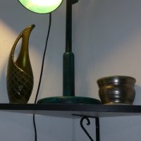 Авторска дървена лампа, снимка 1 - Настолни лампи - 44114710