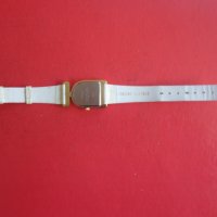 Дамски позлатен часовник Каравеле Бай Булова с кристали, снимка 5 - Дамски - 38018334