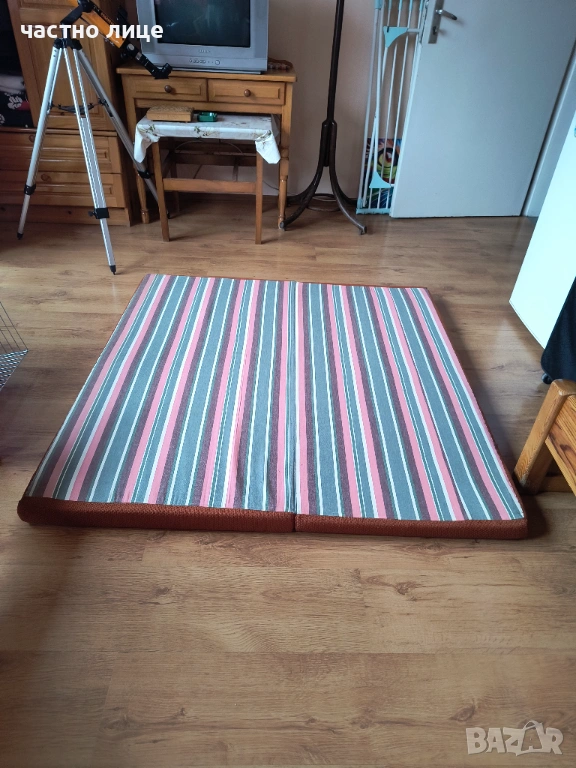 дунапрен с дамаска -размер 130/124/7см. за 10 евро в Бургас, снимка 1