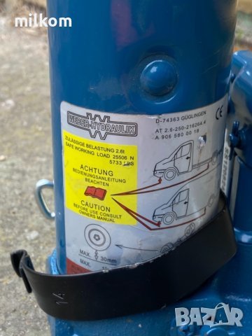 Чисто нов и оригинален крик за бус мерцедес-бенц спринтер , снимка 1