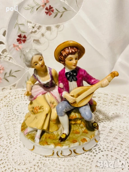 порцеланова статуетка , снимка 1