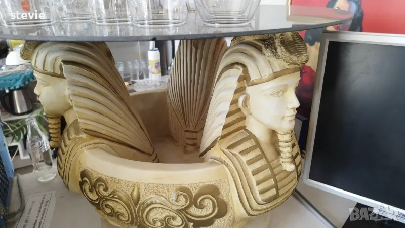 Градинска маса с египетски фараони, снимка 1