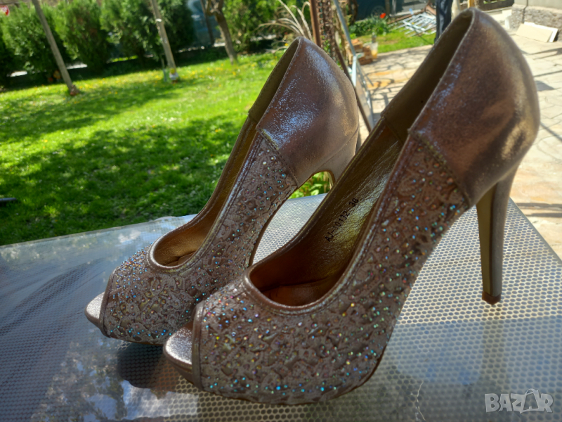 Официални златисти обувки с дантела и камъни номер 38, снимка 1