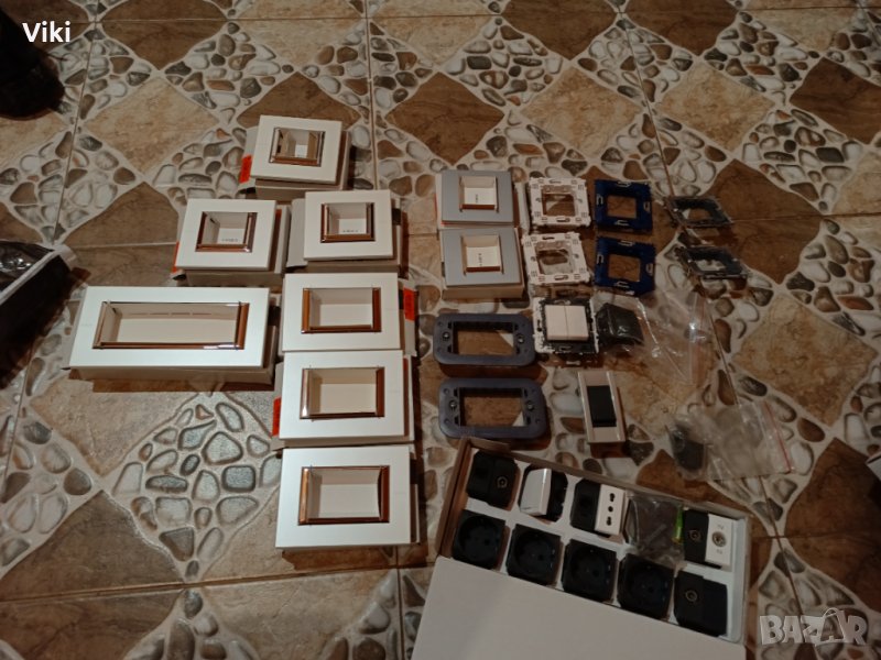 Bticino Axolute рамки и механизми нови , снимка 1