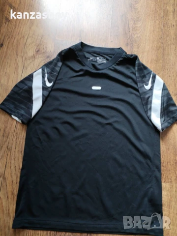 Nike Dri-FIT - страхотна юношеска тениска 147-158см., снимка 6 - Детски тениски и потници - 50449538