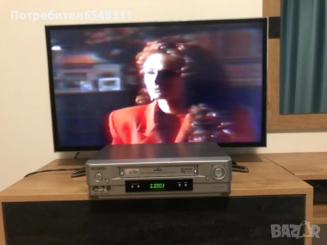 Видеокасета '' ДА УМРЕШ МЛАД ''  VHS, снимка 7 - Други жанрове - 48488981