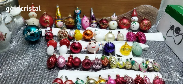 Стари стъклени новогодишни играчки