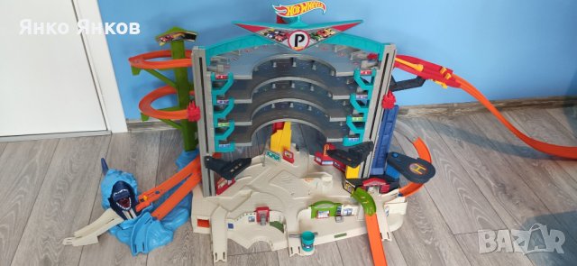 Гараж за колички Hot Wheels Ultimate Garage Playset, снимка 4 - Коли, камиони, мотори, писти - 43144608