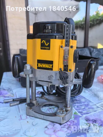 Оберфреза DeWalt DW625E 2000W, снимка 4 - Други инструменти - 48144837