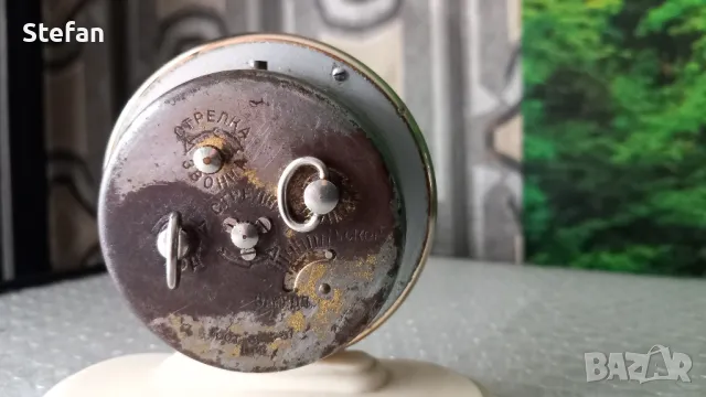 Стар часовник-будилник Дружба, снимка 3 - Антикварни и старинни предмети - 49132633