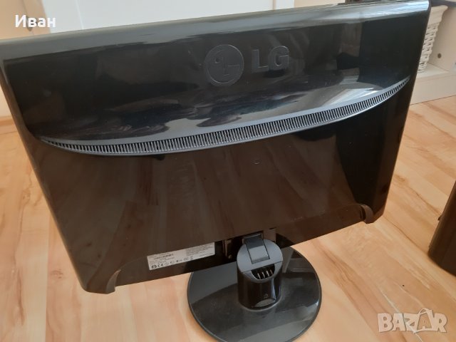 Компютри и периферия, снимка 6 - Монитори - 36685324