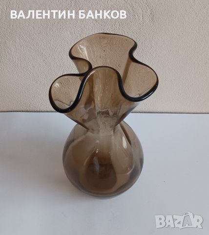 Стилна ваза от кафяво стъкло