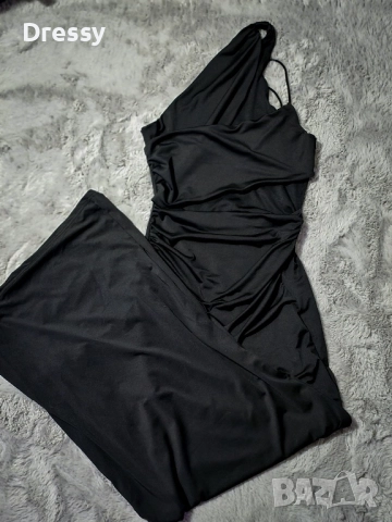 Дълга черна рокля 