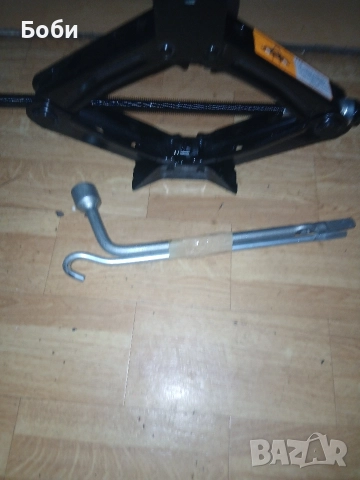 Оем крик Мазда СХ30 нов комплект, снимка 2 - Аксесоари и консумативи - 52647300